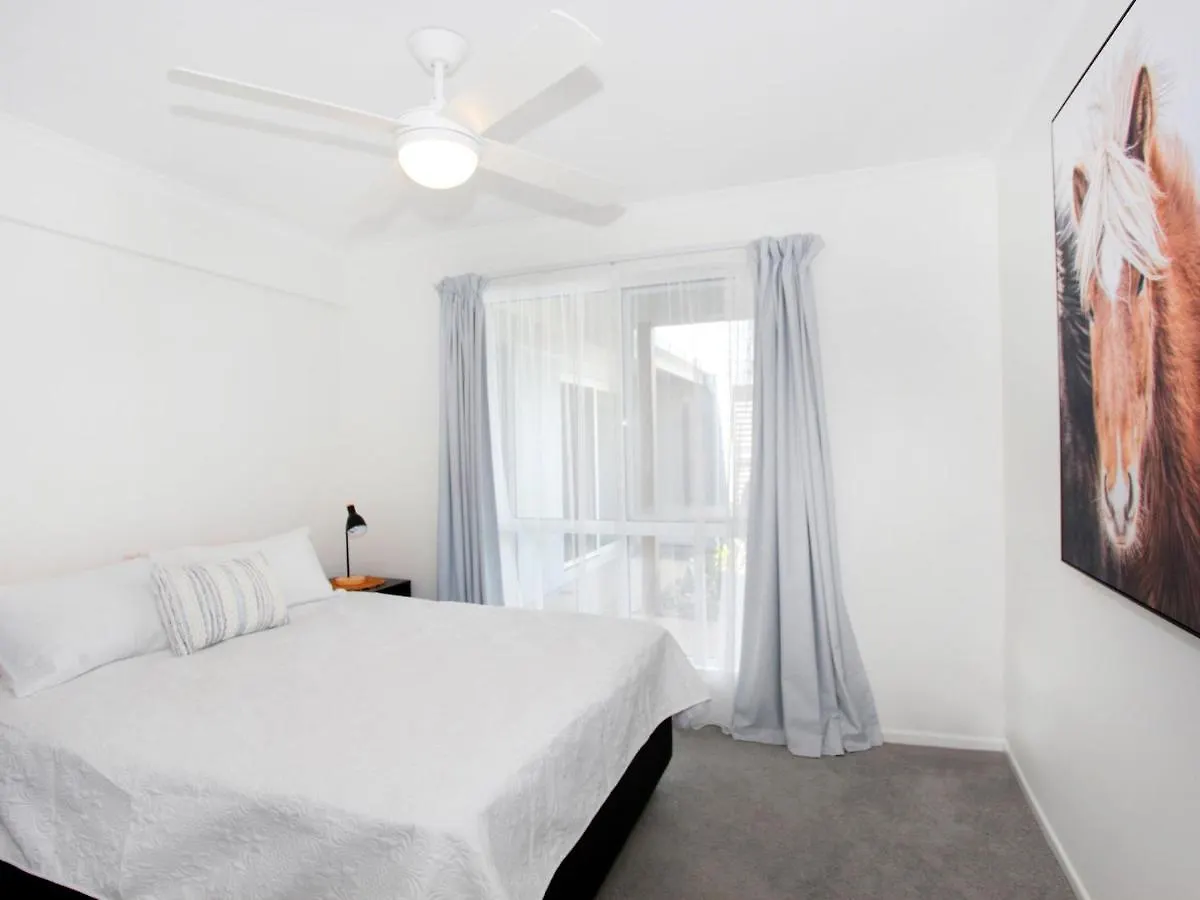 Luxurious Waterfront North Facing 5 Bedroom House With Pool, Pontoon And Deep Water Access Near Mooloolaba