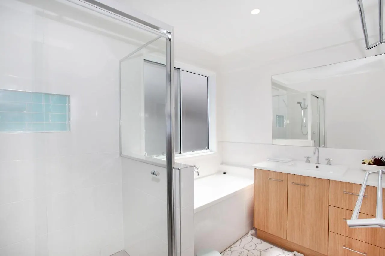 Waterfront Oasis: Luxe 5BR with Pool and Pontoon Villa Mooloolaba Australia