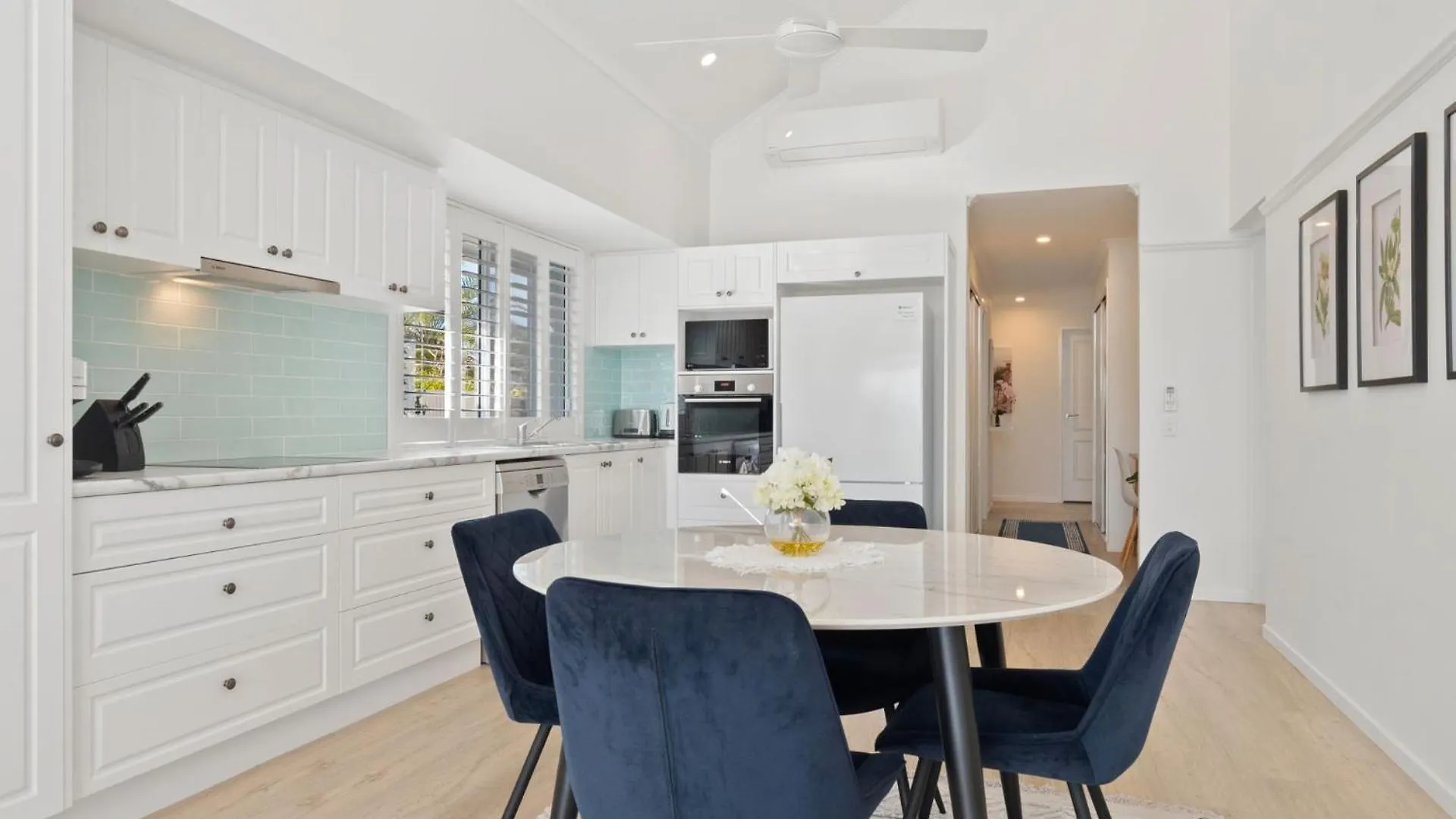 Waterfront Oasis: Luxe 5BR with Pool and Pontoon Villa Mooloolaba